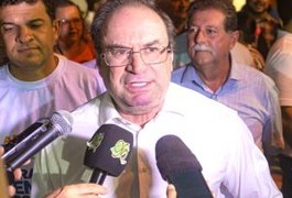 Prefeito anuncia pavimentação de ruas nos bairros Guaribas e Verdes Campos