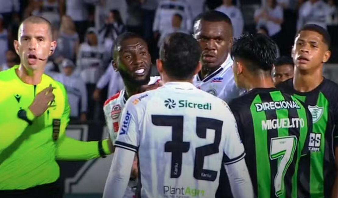 Jogador do América-MG é preso em flagrante após injúria racial na Série B