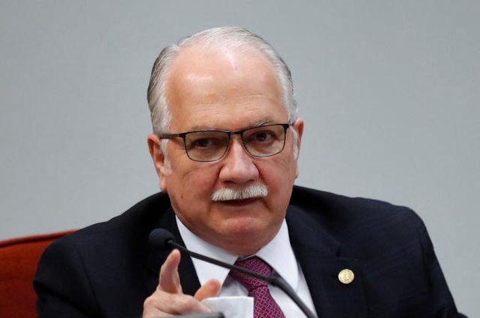 Fachin retira do inquéito das fake news pedido de Moraes para investigar Mendonça