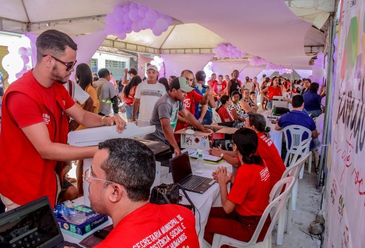 Assistência Com Você sorteia prêmios e leva serviços para o bairro Santa Cecília, em Penedo