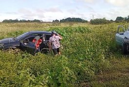 Colisão entre dois carros é registrada em trecho da AL-115, na zona rural de Arapiraca