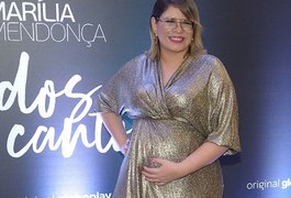 Na reta final da gravidez, Marília Mendonça leva tombo em gravação do “Só Toca Top”