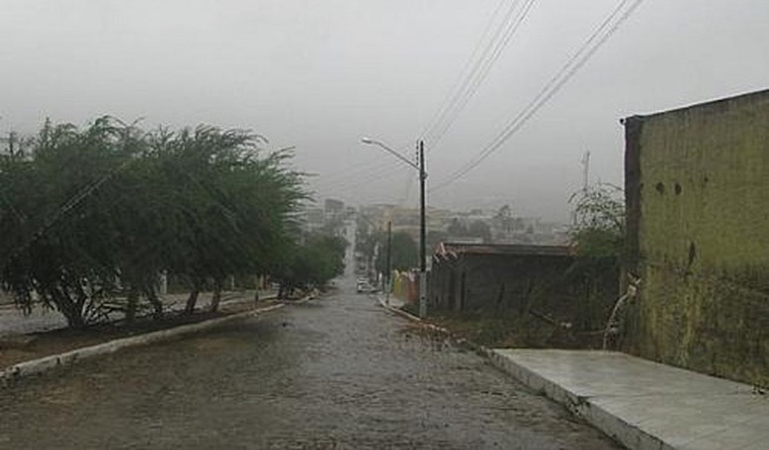 Sala de Alerta aponta para fim de semana com chuvas em todo o estado de Alagoas
