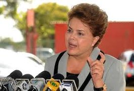 No Twitter, Dilma lamenta morte de torcedor e pede delegacias nos estádios