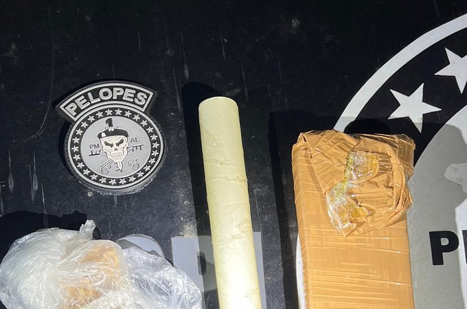 Mulher é presa em flagrante após tentar se livrar de sacola com drogas em Arapiraca