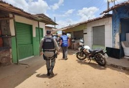 Operação Alerta Celular realiza fiscalização na Feira da Troca, em Arapiraca