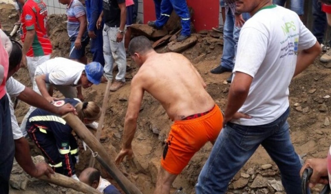 Operário que ficou soterrado após deslizamento em Belo Monte morre no HEA