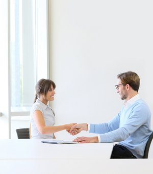 Profissionais com ensino superior completo têm renda maior, afirma pesquisa