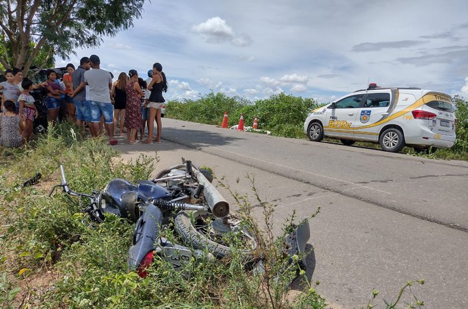 Jovem de 19 anos morre após colidir motocicleta contra caminhonete na zona rural de Craíbas