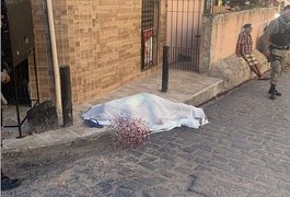 Dupla criminosa mata homem a tiros no Jacintinho, em Maceió