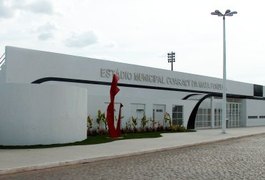 Profissionais avaliam Estádio Municipal de Arapiraca para reformas