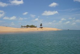 Cadáver com camisa do Flamengo é encontrado boiando no Rio São Francisco, em Piaçabuçu