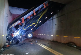 Acidente com ônibus de turismo deixa mais de 30 feridos em Campinas