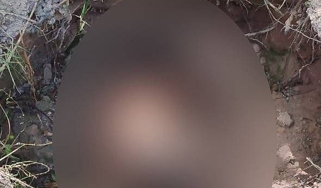 Corpo masculino é encontrado dentro de buraco na parte alta de Maceió