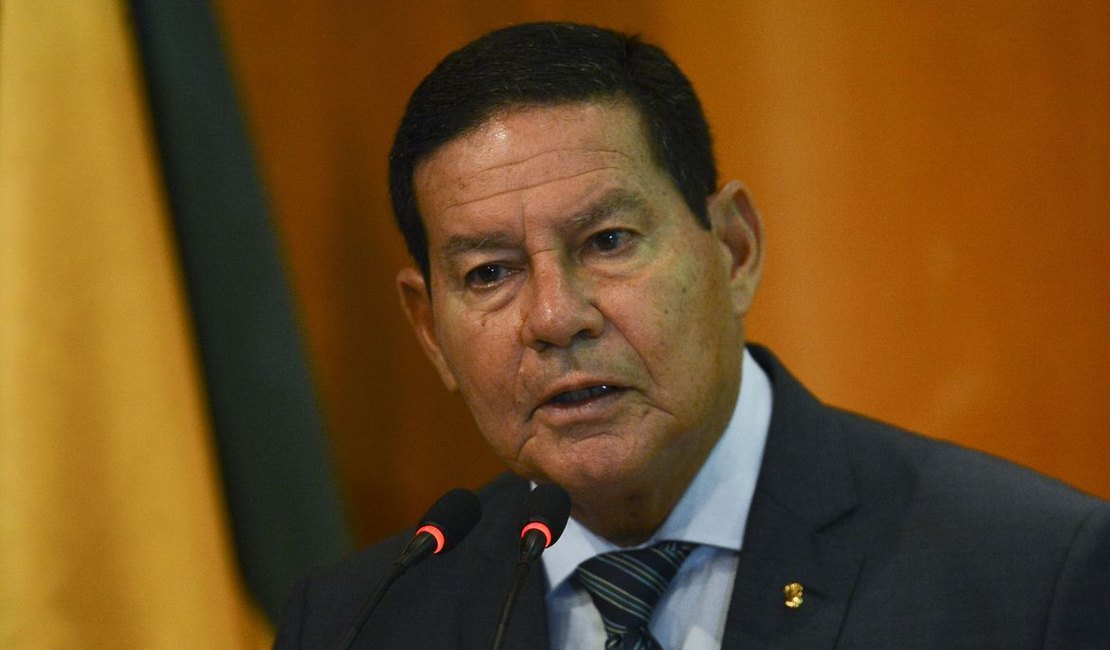 Mourão é aconselhado por aliados a renunciar ao cargo de vice-presidente