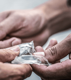 Ao ser flagrado com maconha em Marechal Deodoro, homem é autuado por tráfico de drogas