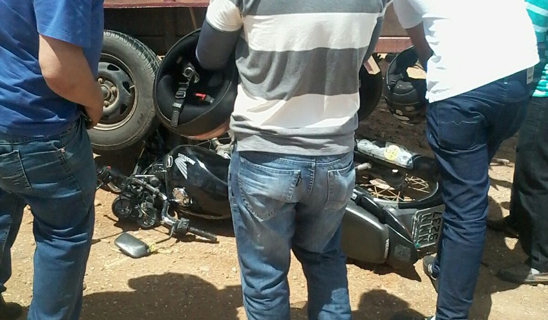 Motorista perde controle de veículo e atropela motociclista na AL-220