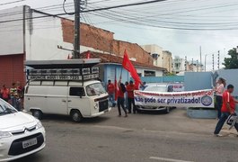 Servidores protestam contra privatização da Eletrobras e da Casal