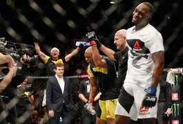 Anderson Silva vence no UFC 208, quebra jejum de quatro anos e chora no octógono