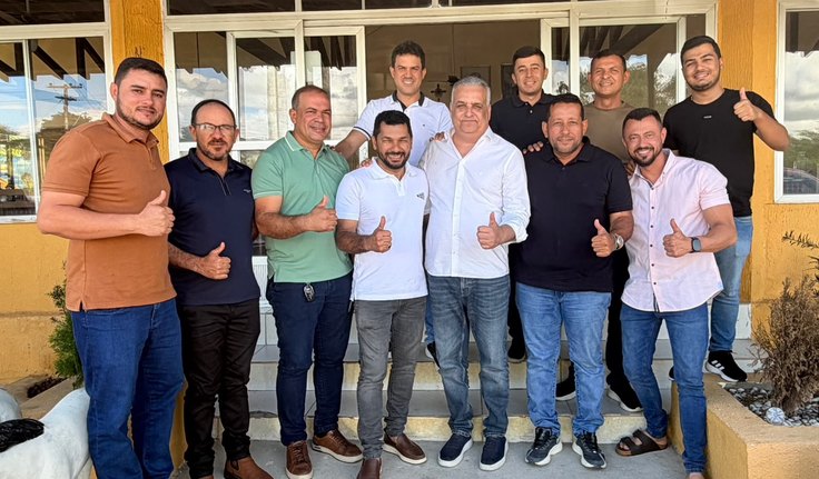 Pré-candidatura de Alfredo Gaspar ao Senado ganha força no Agreste com adesão em massa de vereadores de Feira Grande