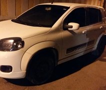 Jovens são detidos com arma e sob suspeita de roubo de veículos em Arapiraca