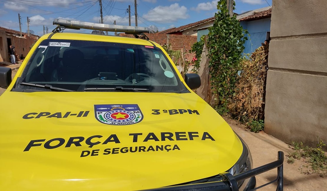 Dupla criminosa invade residência e mata jovem dentro de quarto, em Arapiraca