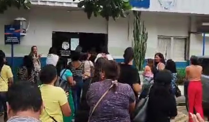 Contratados pelo PSS, trabalhadores da Educação de Maceió protestam por direitos e valorização profissional