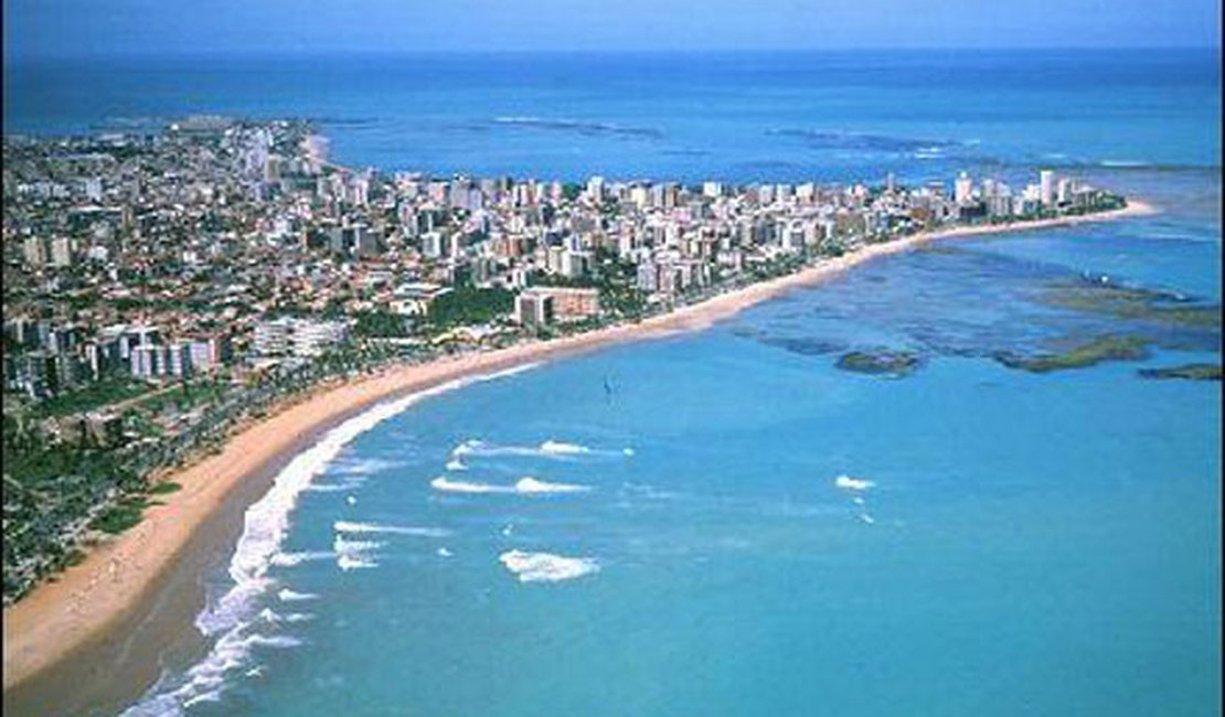 Confira as praias próprias e impróprias para banho de mar neste fim de semana