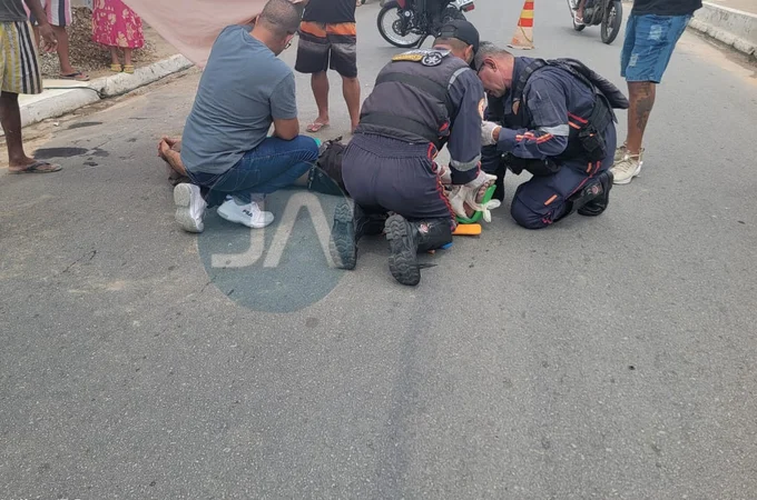 Colisão entre motos deixa dois feridos no bairro Cavaco, em Arapiraca