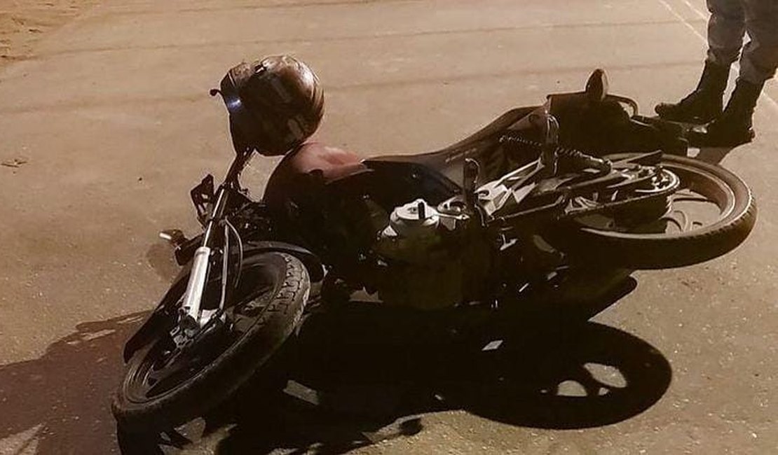 Motociclista morre após colisão de moto em estacas de concreto na AL 486, em Craíbas