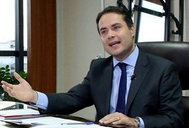 Renan Filho anuncia convocação de aprovados no concurso da Educação