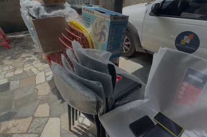 Mulher é presa por revender produtos desviados de grande rede varejista, em Maceió
