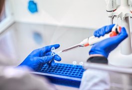 Laboratório que fechou parceria com SP anuncia 90% de sucesso em testes de vacina contra covid-19
