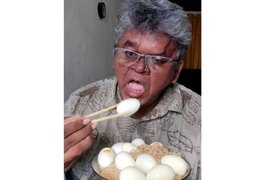 Personalidade arapiraquense impressiona ao comer 12 ovos e 3 miojos em três minutos