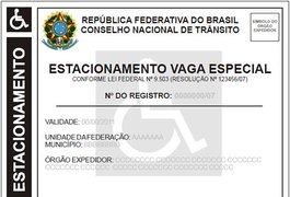 Deputados aprovam infração específica para quem estacionar em vagas de idosos e deficientes