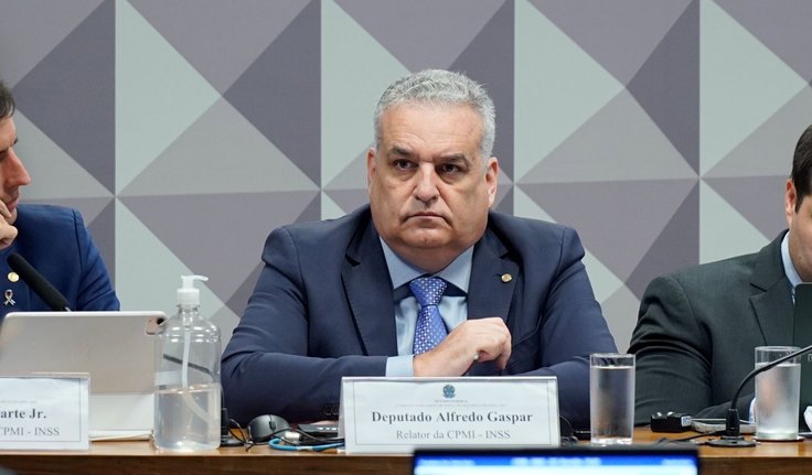 Sob relatoria de Alfredo Gaspar, CPMI do INSS avança com aprovação da quebra de sigilos de Lulinha e do Banco Master