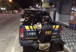 PRF prende cinco adultos e apreende três adolescentes durante fim de semana