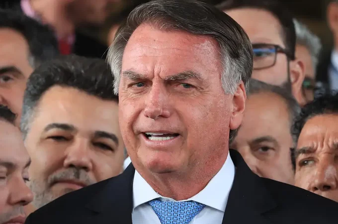 Moraes autoriza que Bolsonaro seja submetido a procedimento médico