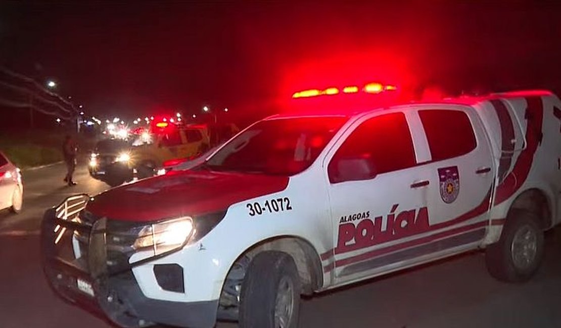 Menino morre após ele, a mãe e o irmão serem atropelados por carro na ﻿AL-101 Sul, em ﻿Marechal Deodoro