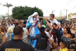 Vídeo. Milhares de arapiraquenses participam de procissão de Nossa Senhora do Bom Conselho