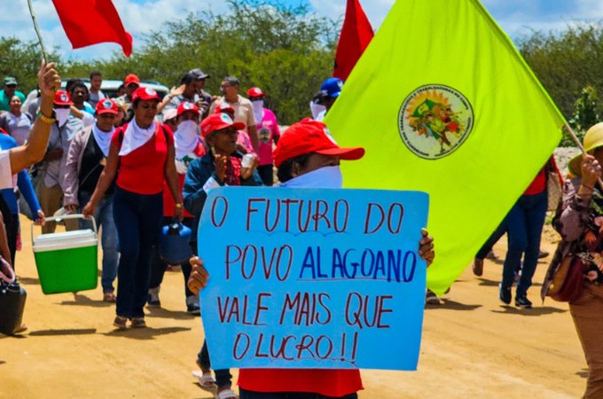 Trabalhadoras rurais e urbanas realizam ato contra os impactos da Mineração Vale Verde no Agreste do estado