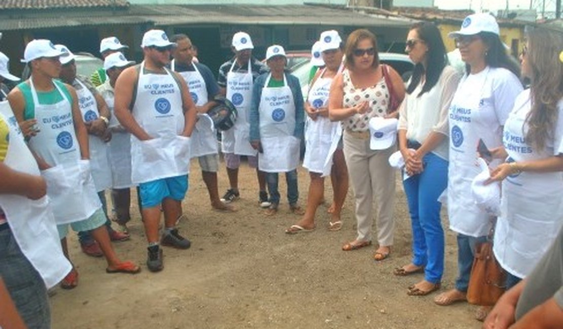 Ambulantes arapiraquenses recebem kits do “Compre do Pequeno Negócio”