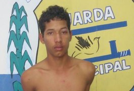 Jovem é capturado por populares após assaltos em praça