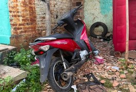 Policiais militares recuperam moto roubada no bairro Manoel Teles