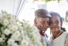 Casal de idosos inicia namoro em asilo e planeja casamento