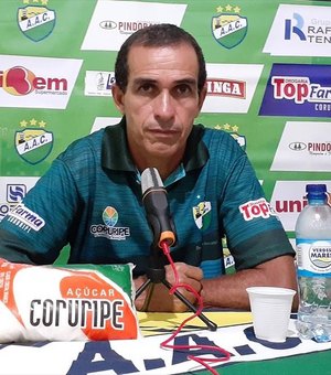Coruripe perde treinador e nove jogadores antes da estreia contra o CRB no estadual