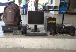 Casal é preso com objetos furtados de estabelecimento, em Arapiraca