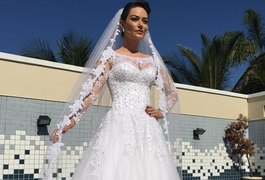 Prestes a se casar, Laura Keller posa vestida de noiva