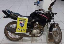 Momentos após assalto, polícia localiza moto levada por criminosos, no Agreste