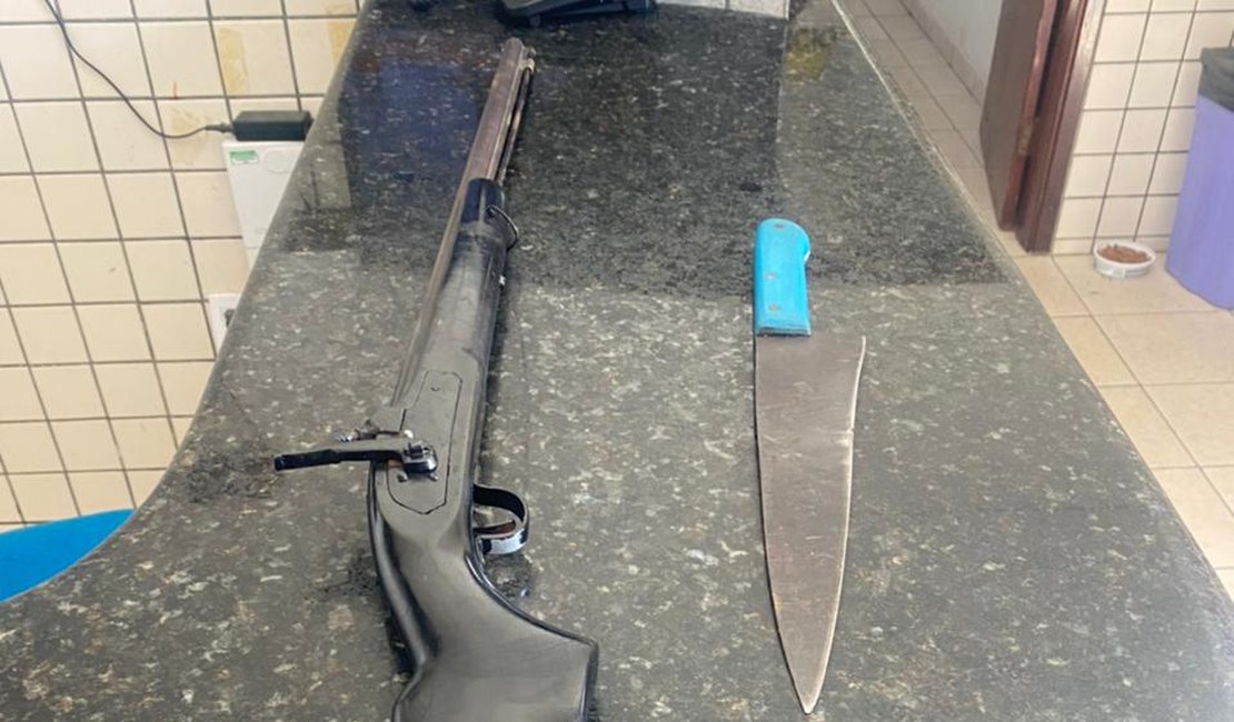 Homem é preso por ameaça contra a esposa e por posse de arma, em Junqueiro